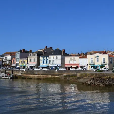 Les Embruns Sables D'olonne מלון 2*