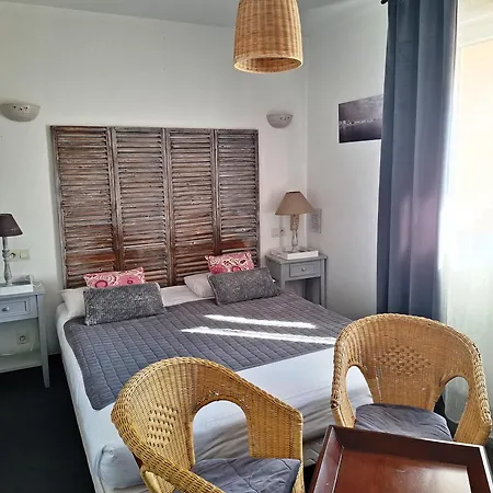 호텔 Les Embruns Sables D'olonne 2*