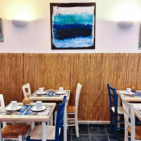 Hotel Les Embruns Sables D'olonne 2*