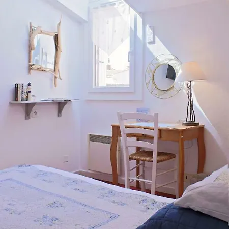 Hotel Les Embruns Sables D'olonne 2*