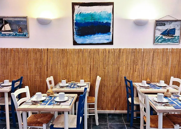 Hotel Les Embruns Sables D'olonne 2*